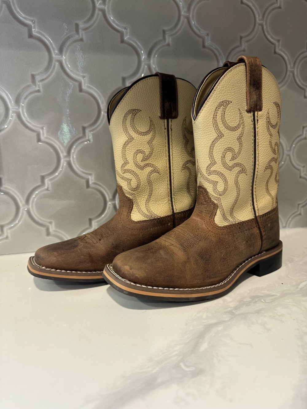 Smoky mountain boots size 2 Y
